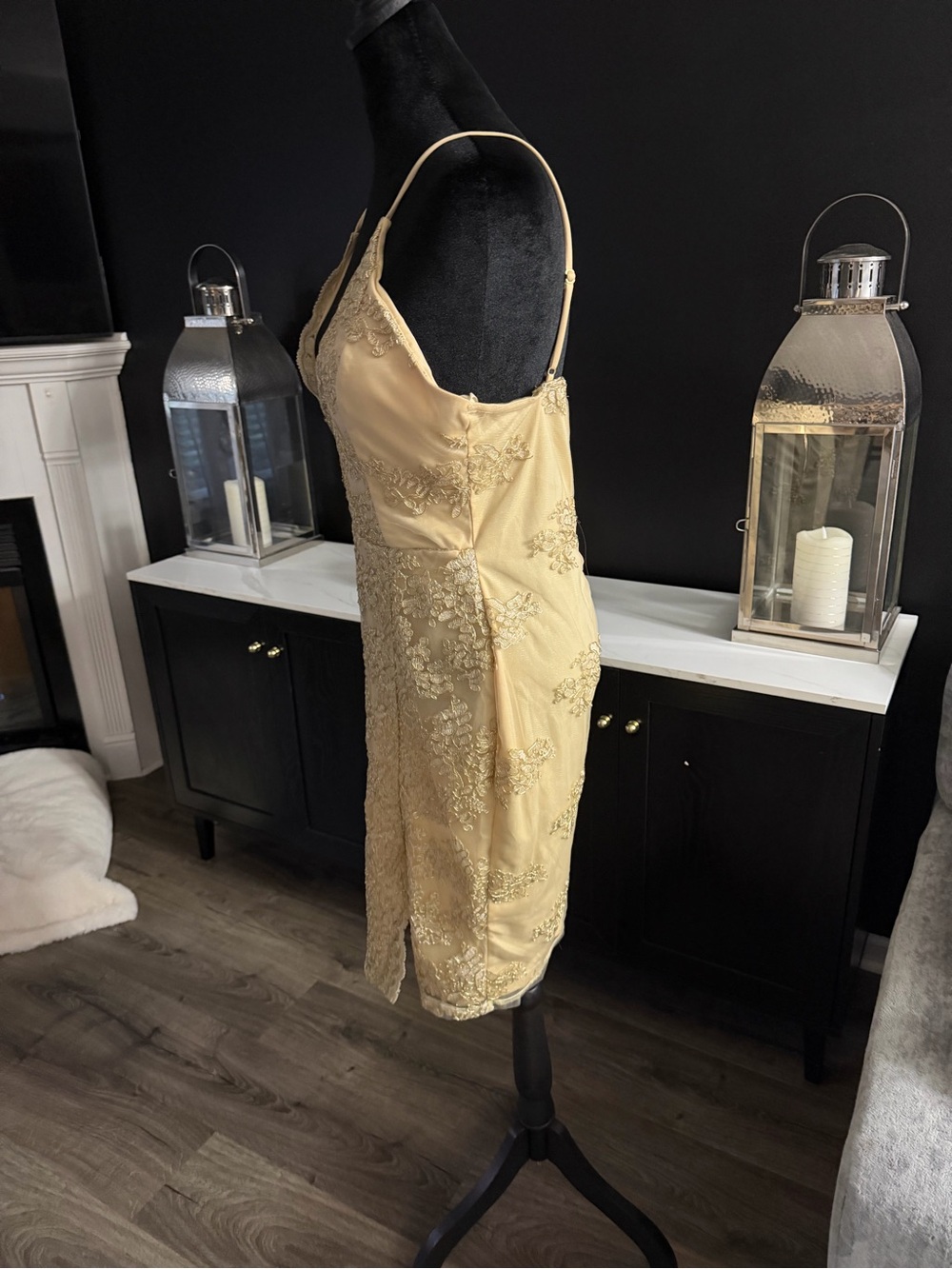 Windsor Gold Lace Bodycon Dress 1X Champagne Midi Slit Spaghetti Strap NWT - Picture 4 of 7